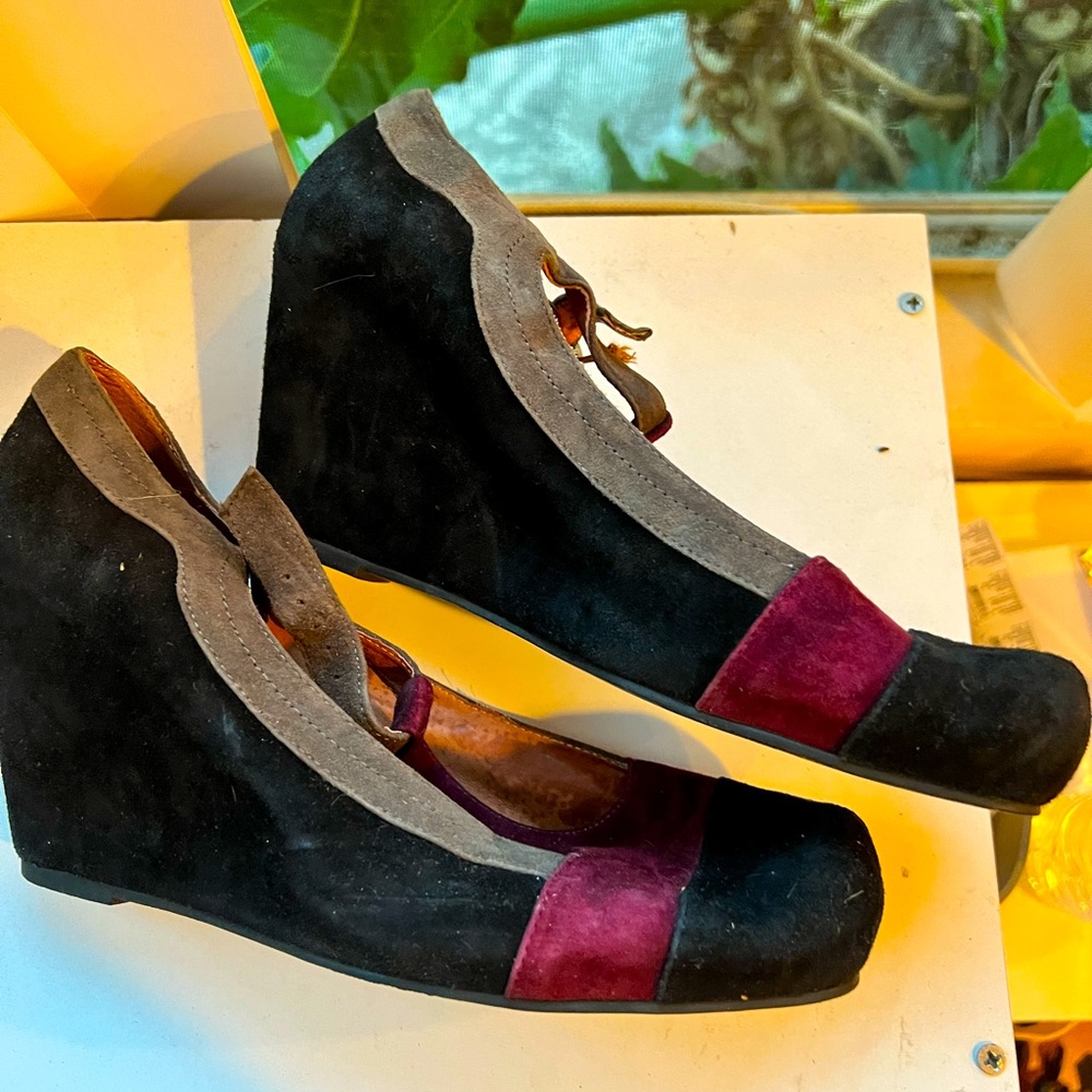 Black and two tone suade platform shoes size 10